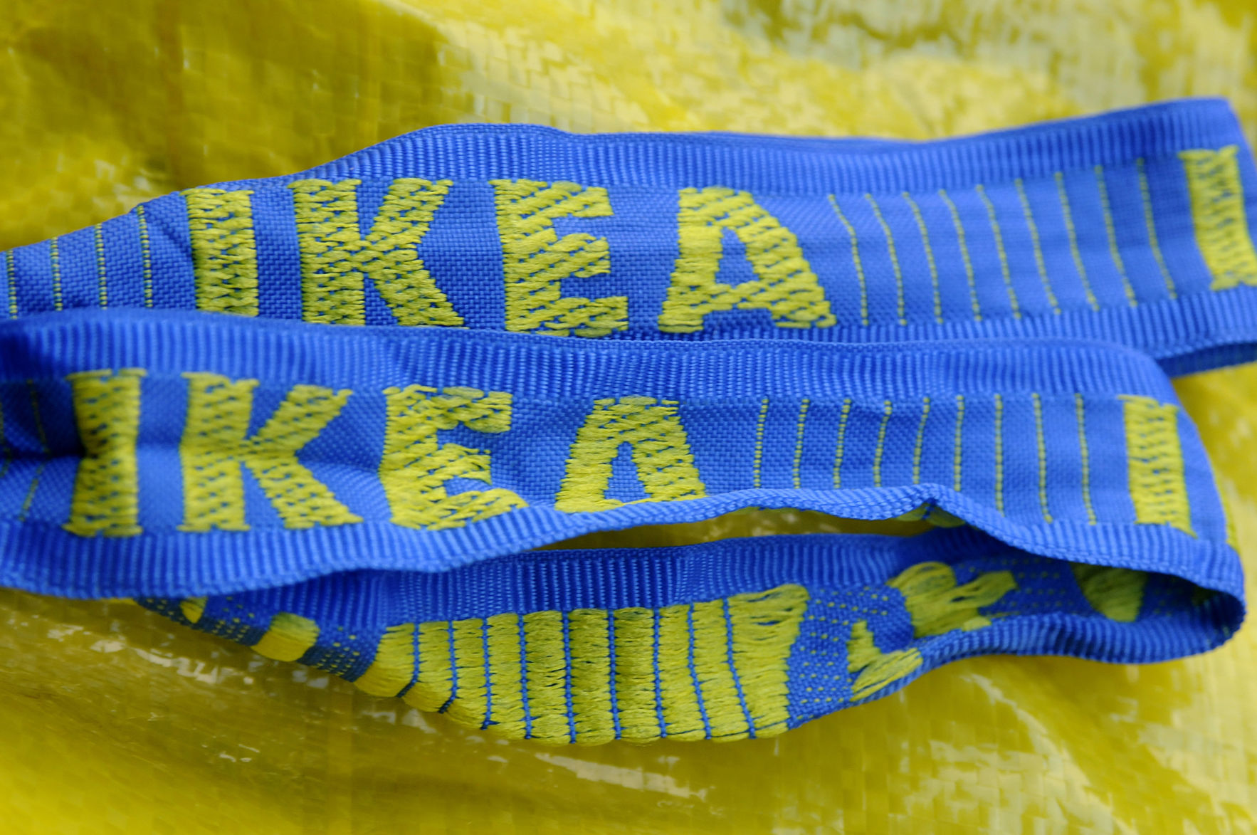 Turn an Ikea bag into a sink